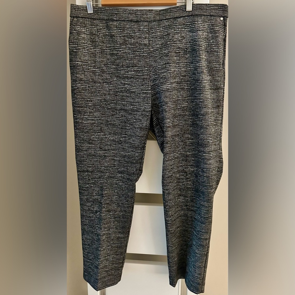 Anne Klein Gray, Black, & White Pull-on Pants